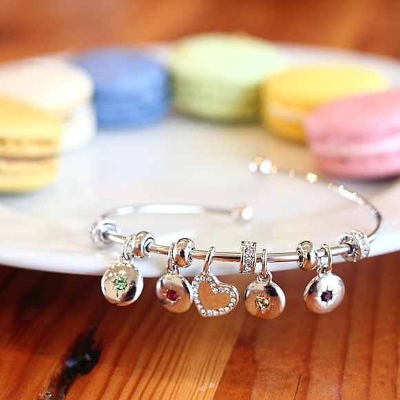 Petits Trésors Peridot Charm - Picture 2 of 3